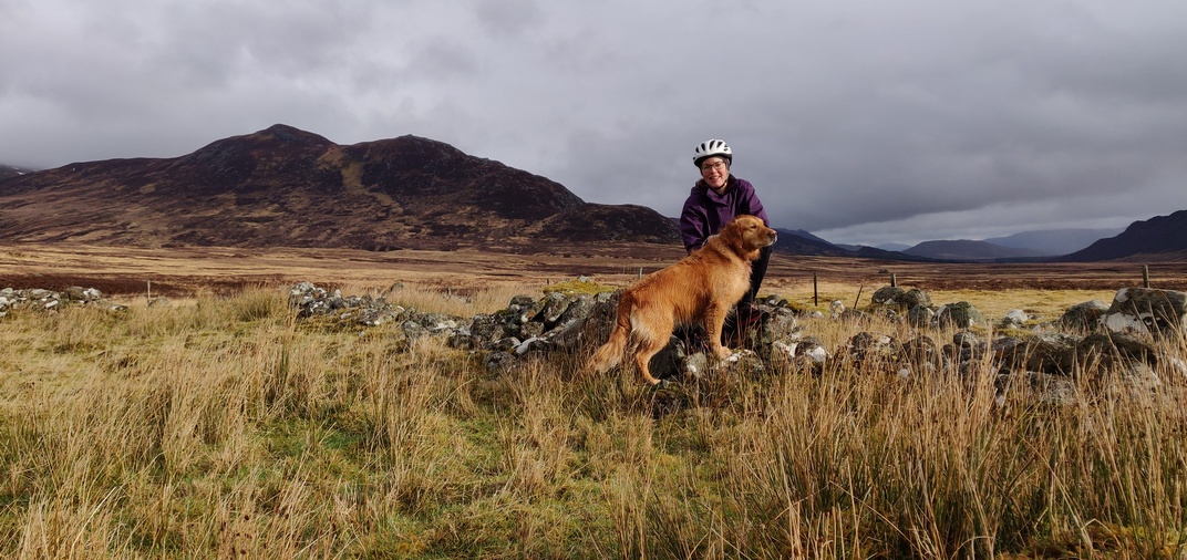 Writer Merryn Glover with golden retriever